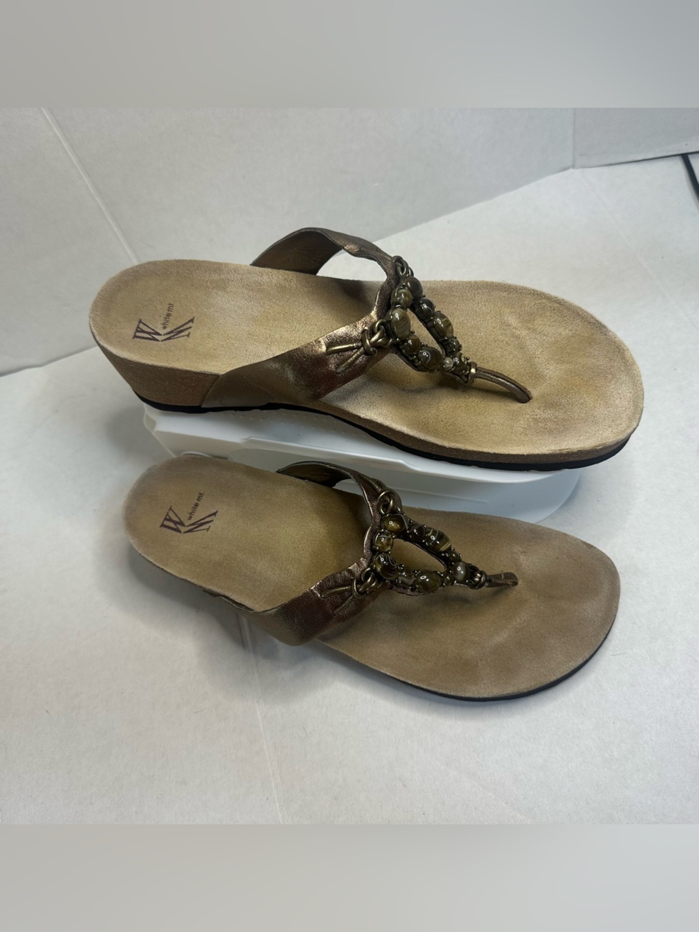 White Mt Women's Flip Flop Upper Leather Sandals size9M